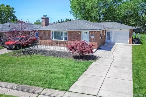 35 Baker Ct, Lackawanna, NY 14218
