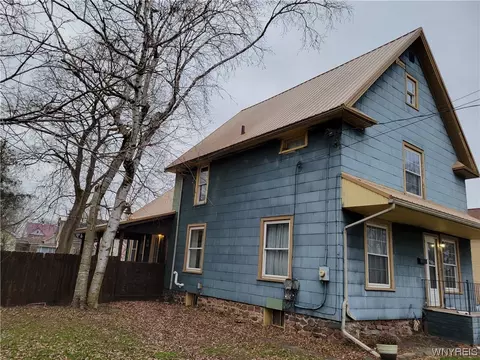 39 Church St, Royalton, NY 14105
