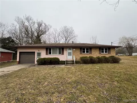 9443 Steffi Dr, Evans, NY 14006
