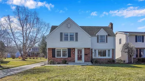 30 Rosedale Blvd, Amherst, NY 14226