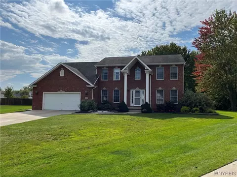 3550 Kelsey Ln, Wheatfield, NY 14120