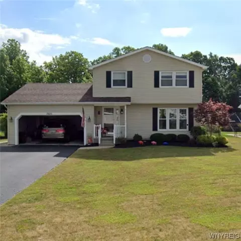7025 Deborah Ln, Wheatfield, NY 14304