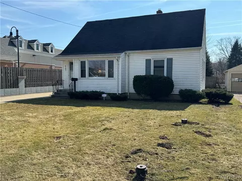 4181 Walker Pl, Hamburg, NY 14075