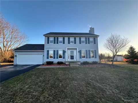 971 Sturgeon Point Rd, Evans, NY 14047