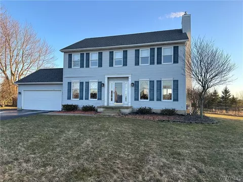 Exterior - 971 Sturgeon Point Rd, Evans, NY 14047 photo 3 of 6