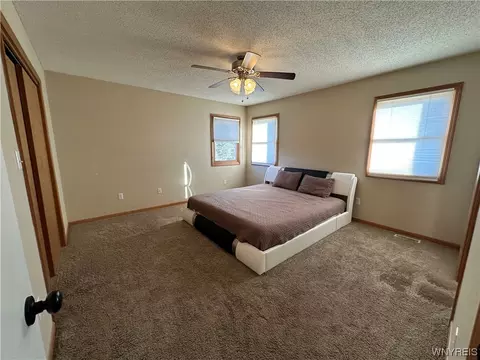 Bedroom - 971 Sturgeon Point Rd, Evans, NY 14047 photo 5 of 8