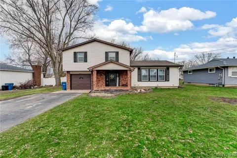 7620 Greenview Rd, Niagara, NY 14304