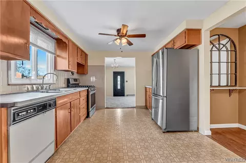 Kitchen - 146 Marrano Dr, Depew, NY 14043 photo 5 of 6