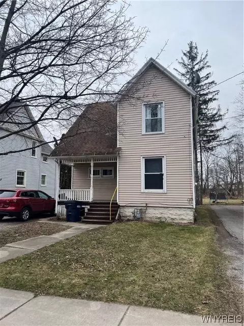 15 Walnut St, Batavia, NY 14020
