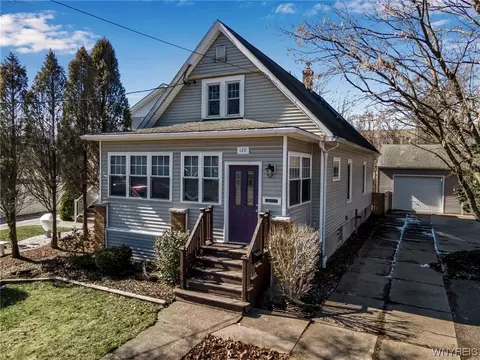 120 77th St, Niagara Falls, NY 14304