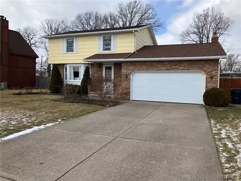 1919 Creekside Dr, Grand Island, NY 14072