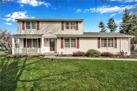 13 Puritan Pl, Orchard Park, NY 14127