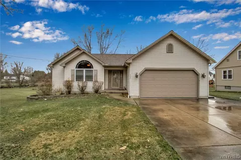220 Reserve Rd, West Seneca, NY 14224