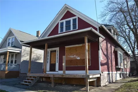 35 Peach St, Buffalo, NY 14204