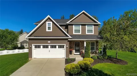 4974 Waterford Ln, Hamburg, NY 14075