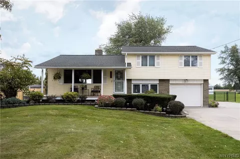 1936 Saunders Settlement Rd, Niagara Falls, NY 14304