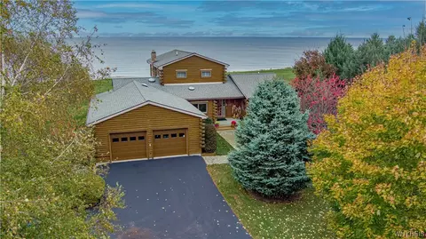 4913 E Lake Rd, Burt, NY 14028
