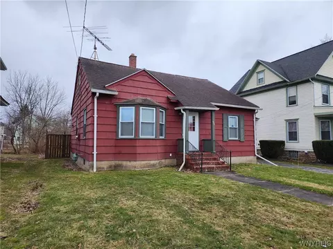 136 Roseland Ave, Ridgeway, NY 14103