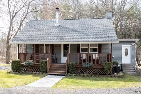 1775 Olean Rd, Aurora, NY 14139
