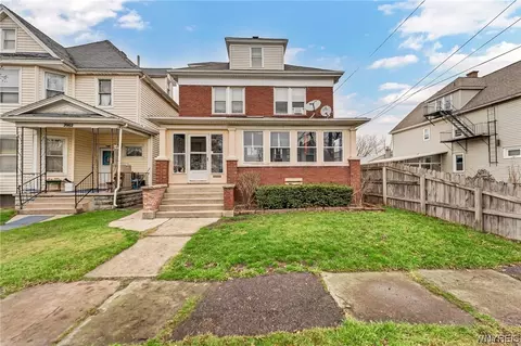 2004 Grand Ave, Niagara Falls, NY 14301