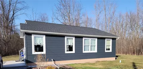 6229 Dale Rd, Newfane, NY 14108
