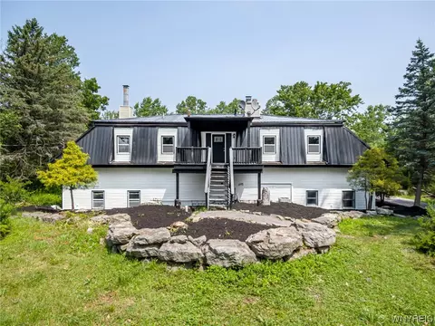 10650 Croop Rd, Clarence Center, NY 14032