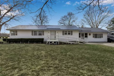 4250 Freeman Rd, Royalton, NY 14105