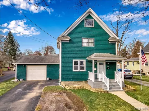 1416 Elm St, Alden, NY 14004