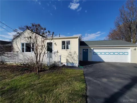476 73rd St, Niagara Falls, NY 14304