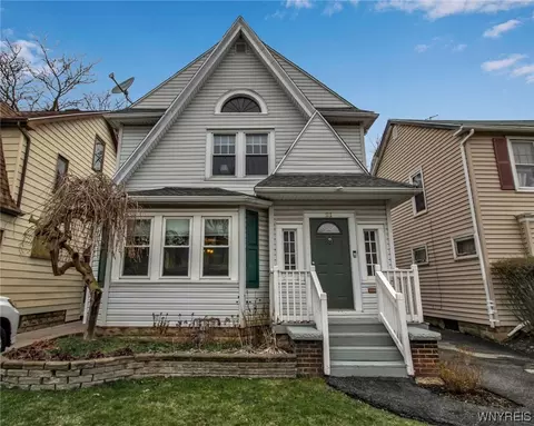 21 Shepard Ave, Kenmore, NY 14217