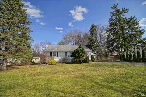 4929 Keck Rd, Lockport, NY 14094