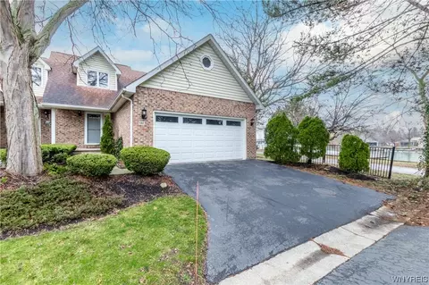 132 Niagara Shore Dr, Tonawanda, NY 14150