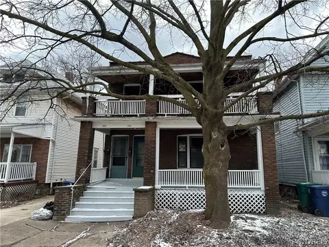 715 Augustus Pl, Niagara Falls, NY 14301