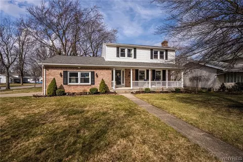 6 Willow Green Dr, Amherst, NY 14228