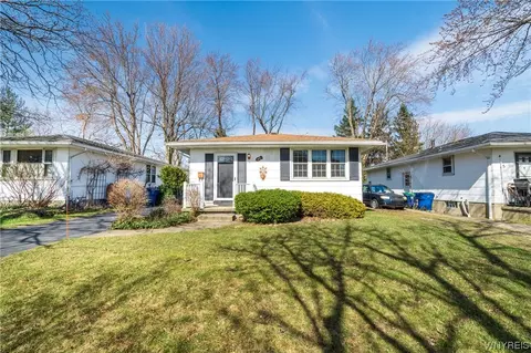 49 Lexington Ter, Amherst, NY 14226