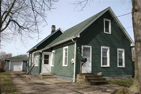 48 Stark St, Tonawanda, NY 14150