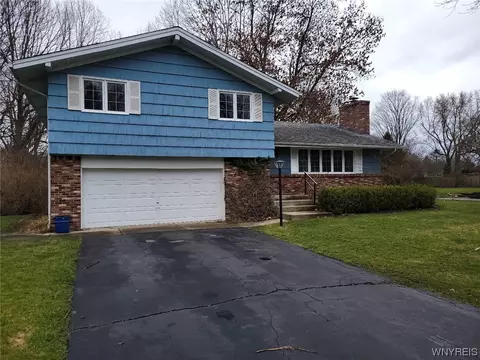 8644 Rebecca Dr, Buffalo, NY 14221