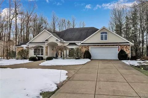 180 Tiffany Ln, Lancaster, NY 14086