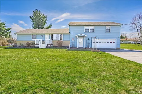 6370 Locust Street Ext, Lockport, NY 14094