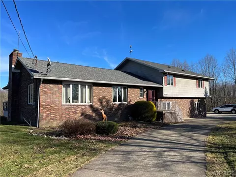 14263 Grote Rd, Springville, NY 14141