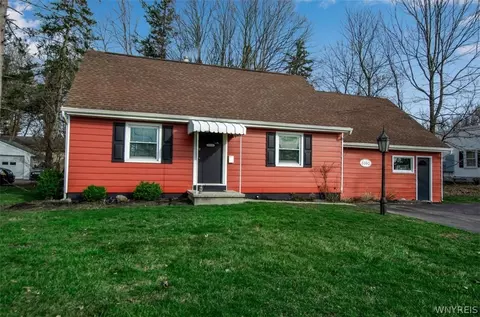 6160 W Quaker Rd, Orchard Park, NY 14127