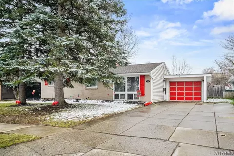 120 Burnside Dr, Tonawanda, NY 14150