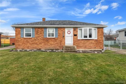 36 Della Dr, Lackawanna, NY 14218