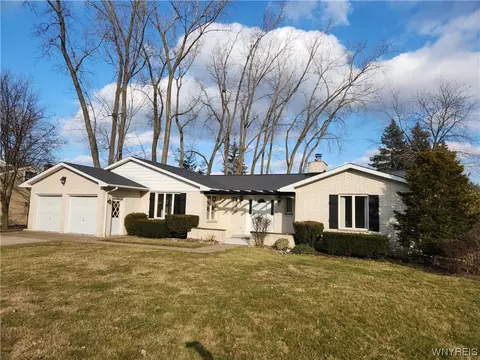 377 Glengrove Rd, Porter, NY 14174