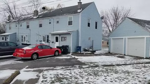 38 Pyle Ct, Tonawanda, NY 14150