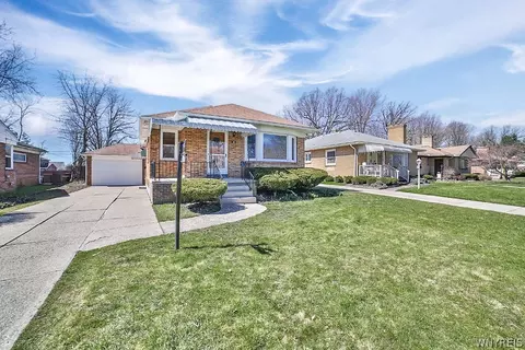 30 Woodland Ter, Cheektowaga, NY 14225