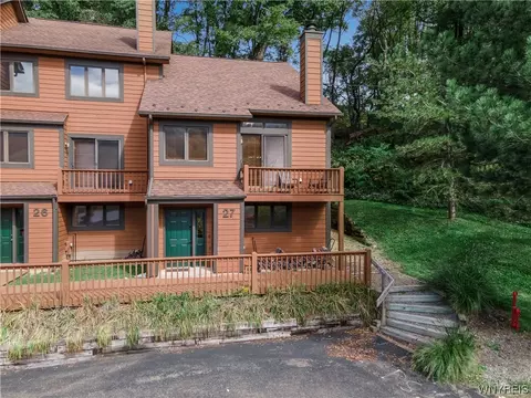 27 Stone Rdg, Ellicottville, NY 14731