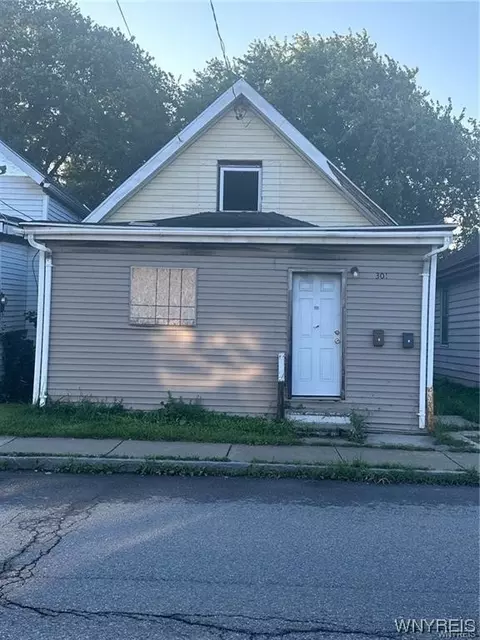 301 Smith St, Buffalo, NY 14210
