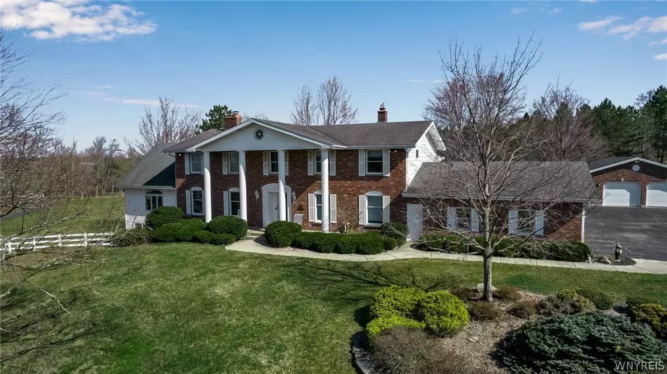 3618 Eckhardt Rd, Hamburg, NY 14075 47 Photos Movoto