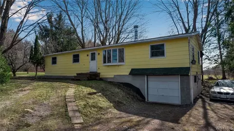 11933 Centerline Rd, Wales, NY 14139